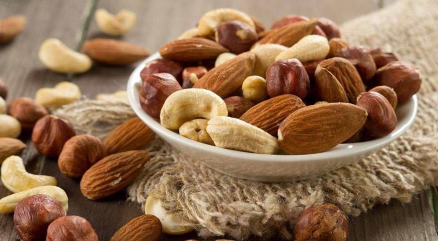 La frutta secca mantiene la pelle giovane!